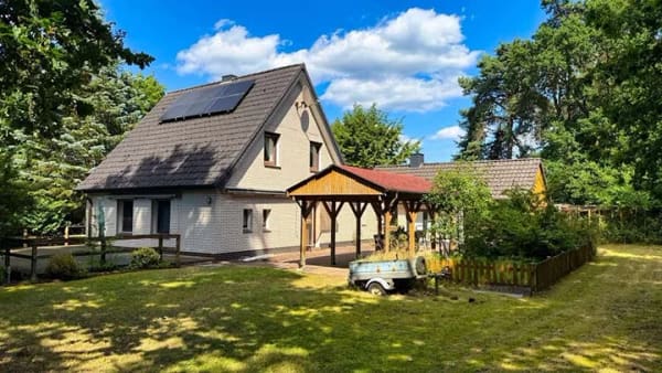 Immobilie in Hatten - Waldrand-Idylle: Bereits teil-modernisiert, bereit für Ihre Vision - Bild 0