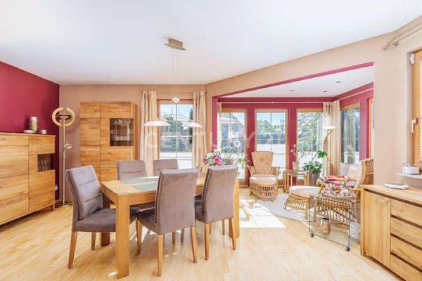 Immobilie in Blankenhagen - Gepflegtes Einfamilienhaus mit Kamin und Doppelgarage - Bild 2