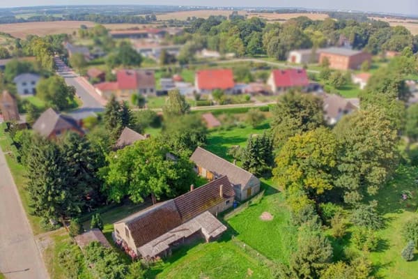 Immobilie in Neuenkirchen - Renovierungsbedürftiges Einfamilienhaus auf großem Grundstück mit 2 Garagen und viel Potenzial - Bild 2