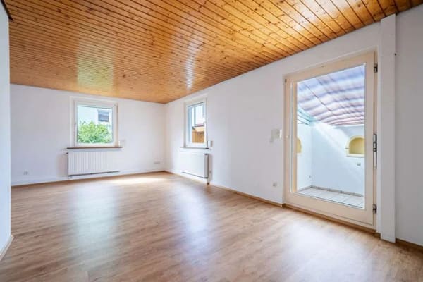 Immobilie in Mühlheim an der Donau - Charmantes Einfamilienhaus mit viel Platz, Garten und gemütlichem Wintergarten - Bild 2