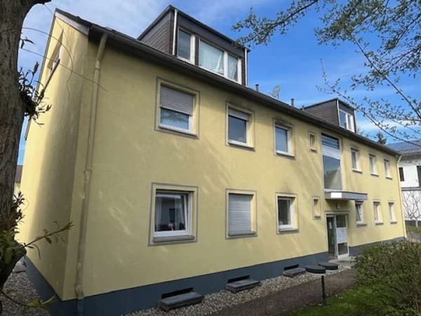 Immobilie in Schwalbach - 3-ZIMMERWOHNUNG MIT GARAGE IN RUHIGER LAGE - Bild 0