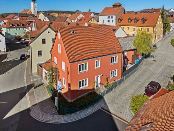 Immobilie in Pressath - Kernsaniert in 2012! Altstadtjuwel mit attraktiver Mietrendite - Bild 0