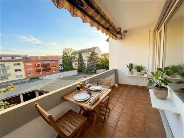 Immobilie in Schwetzingen - 4-Zimmer-Wohnung mit gemütlicher Sonnen-Loggia & Doppelgarage in der Schwetzinger Nordstadt - Bild 0