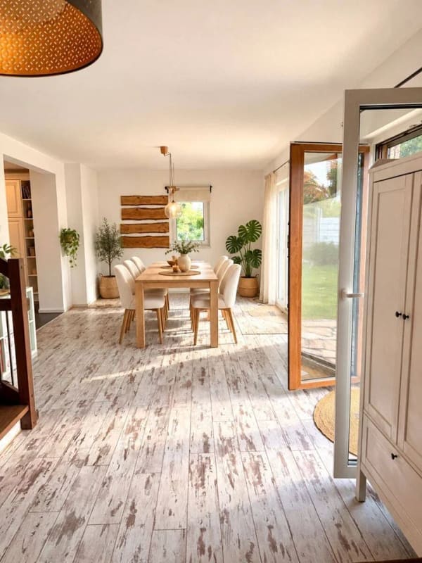 Immobilie in Tittmoning - Viel Raum für Ihre Ideen: Modernes Haus mit Garten und separatem Zugang für Wohnen und Arbeiten - Bild 2