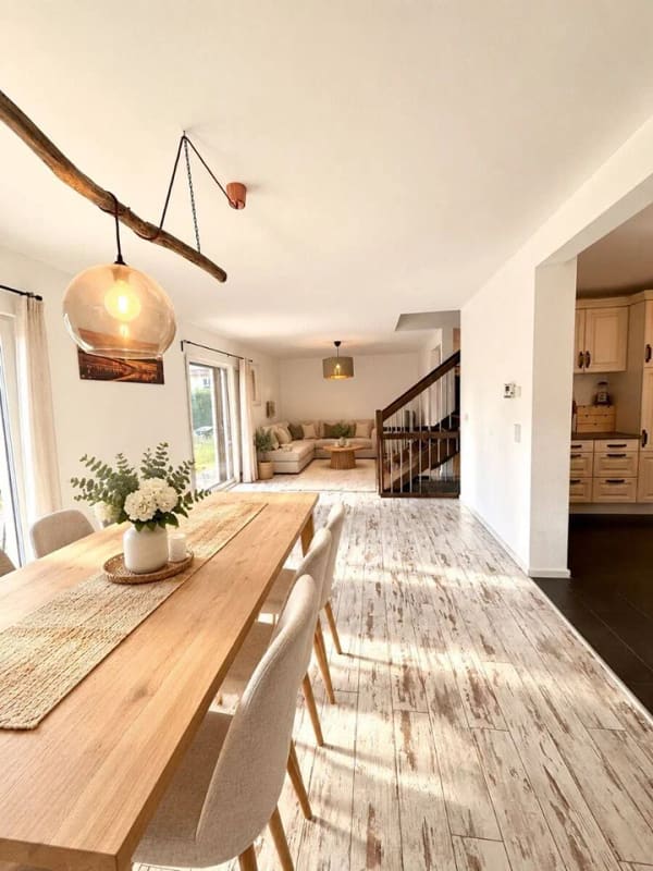 Immobilie in Tittmoning - Viel Raum für Ihre Ideen: Modernes Haus mit Garten und separatem Zugang für Wohnen und Arbeiten - Bild 3