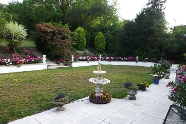 Immobilie in Bad Kissingen - Bad Kissingen/Nüdlingen, EFH mit sichtgeschütztem Garten und großer Garage, Blick bis zum Kreuzberg - Bild 1