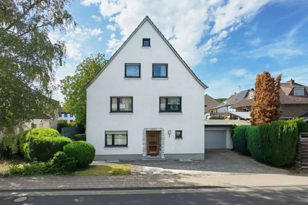 Immobilie in Kreuzau - Viel Platz für Ihre Wohnideen: Großzügiges Ein- bis Dreifamilienhaus in Kreuzau! - Bild 0
