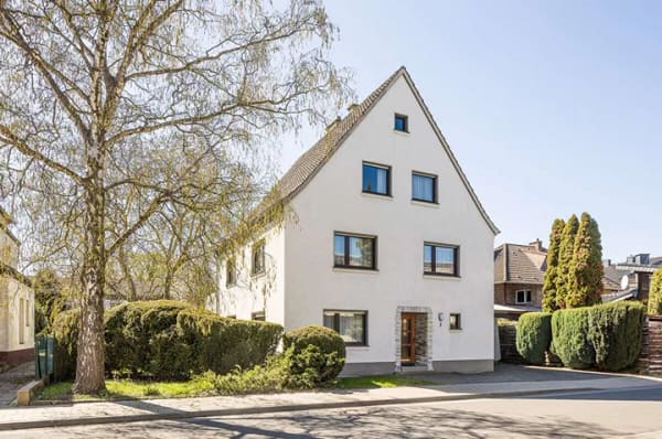 Immobilie in Kreuzau - Viel Platz für Ihre Wohnideen: Großzügiges Ein- bis Dreifamilienhaus in Kreuzau! - Bild 2