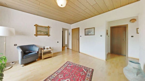 Immobilie in Heinsberg - Vielseitiges Mehrfamilienhaus in Heinsberg-Waldenrath: Eigennutzung trifft auf solide Mieteinnahmen - Bild 1
