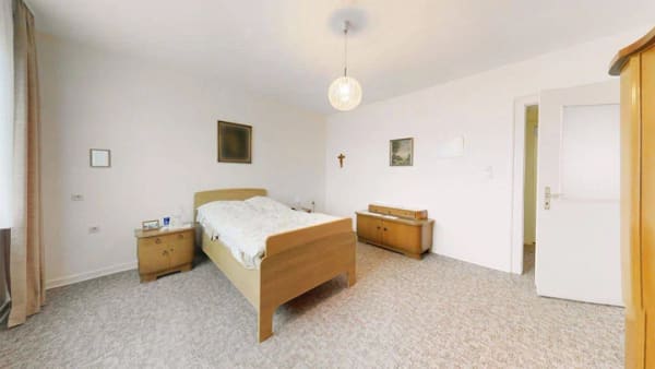 Immobilie in Heinsberg - Vielseitiges Mehrfamilienhaus in Heinsberg-Waldenrath: Eigennutzung trifft auf solide Mieteinnahmen - Bild 2