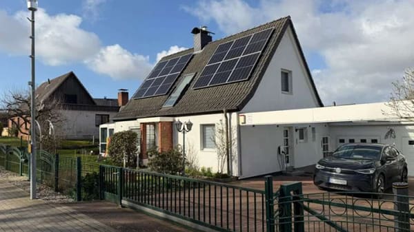 Immobilie in Kosel - Gepflegtes Einfamilienhaus in Kosel – Wintergarten, Kamin, Garage & Carport - Bild 2
