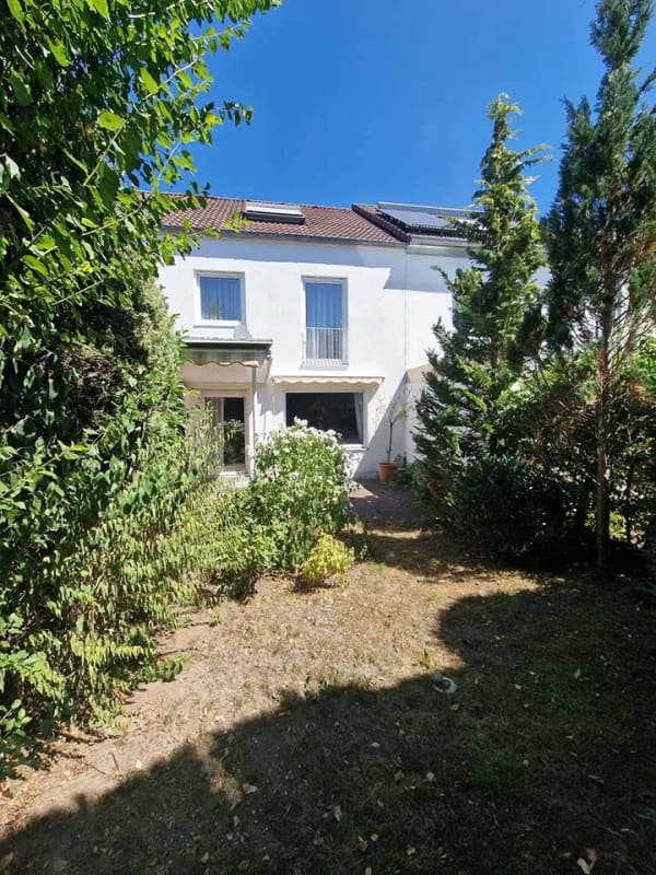Immobilie in Vaterstetten - *TOP-ANGEBOT*EUR 595.000,-* GROSSZÜGIGES 5-ZIMMER-RH,ca.120 m²Wfl.,ca.170 m² SW-Grund,VATERSTETTEN - Bild 0