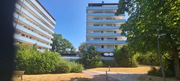 Immobilie in Oberursel - Sonnige Wohnung mit Balkon in Oberursel, im Haus Schwimmbad und Sauna Bereich, ohne Maklerprovision - Bild 0