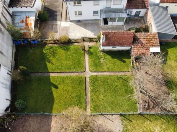 Immobilie in Vinningen - Gepflegtes Einfamilienhaus mit großem Garten zum Entfalten - Bild 2