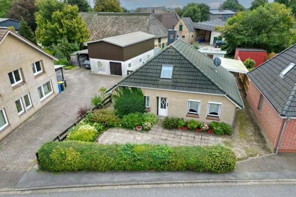 Immobilie in Delve - Mit Charakter und Perspektive | Zuhause mit Kamin und Gestaltungspotenzial - Bild 0