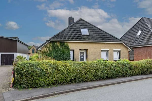 Immobilie in Delve - Mit Charakter und Perspektive | Zuhause mit Kamin und Gestaltungspotenzial - Bild 2