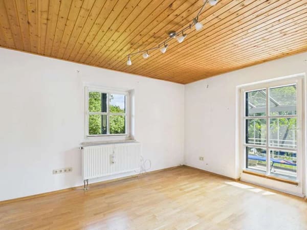 Immobilie in Weiden in der Oberpfalz - Viel Grundstück, viele Möglichkeiten: Einfamilienhaus in Weiden mit ca. 1.002 m² - Bild 1