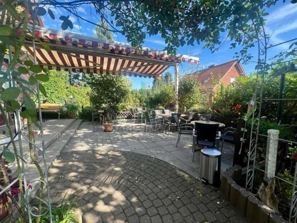 Immobilie in Falkenhagen (Mark) - Etabliertes Eiscafé & Restaurant mit Betreiberwohnung auf 1.852 m² Grundstück - Bild 2