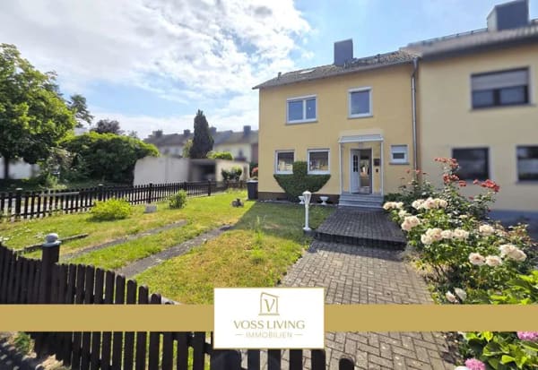Immobilie in Schöneck - Reihenendhaus mit Terrasse, Balkon und viel Potential auf tollem Grundstück in ruhiger Lage - Bild 0
