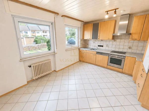 Immobilie in Schöneck - Reihenendhaus mit Terrasse, Balkon und viel Potential auf tollem Grundstück in ruhiger Lage - Bild 3