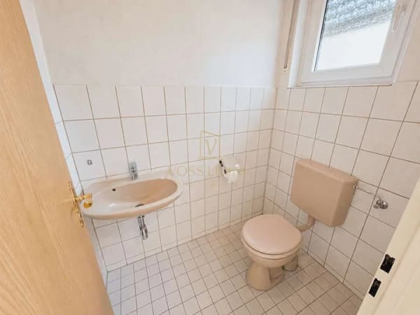 Immobilie in Schöneck - Reihenendhaus mit Terrasse, Balkon und viel Potential auf tollem Grundstück in ruhiger Lage - Bild 4