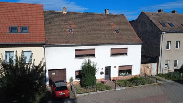 Immobilie in Staßfurt - Sanierungsbedürftiges Haus mit umfangreichen Nebengebäuden in Staßfurt - Bild 1