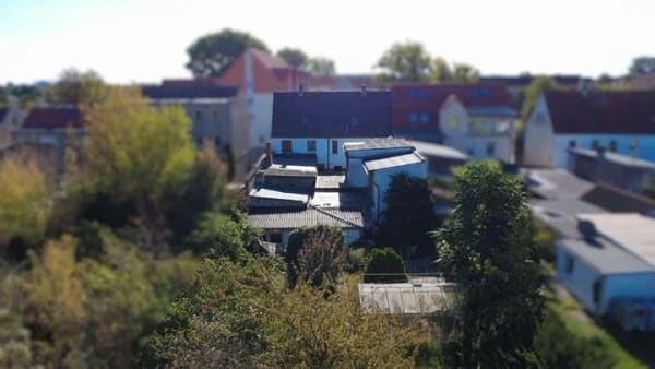 Immobilie in Staßfurt - Sanierungsbedürftiges Haus mit umfangreichen Nebengebäuden in Staßfurt - Bild 2