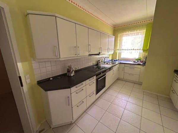 Immobilie in Gundremmingen - 5 Wohnungen mit Halle und 5300 m2 Grund zum erweitern  - Bild 1