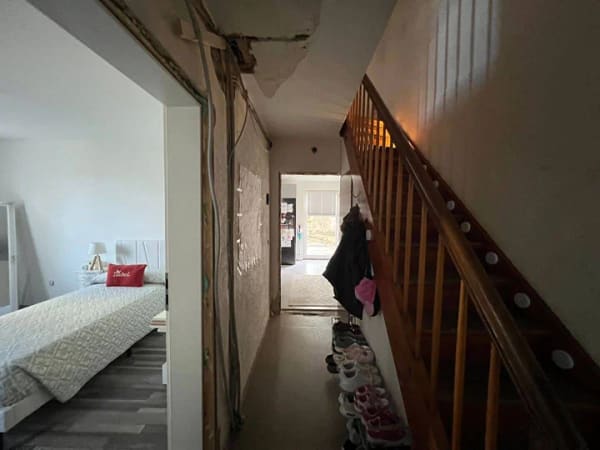 Immobilie in Krauchenwies - Großes Grundstück, schöne Lage, neue Einbauküche, 2 große Garagen, warten auf den letzten Schliff. - Bild 4