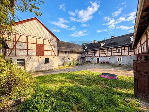 Immobilie in Saalburg-Ebersdorf - PROVISIONSFREI* – Wenn ein großer Garten einfach nicht groß genug ist: Hof mit 2,5 Hektar! - Bild 4