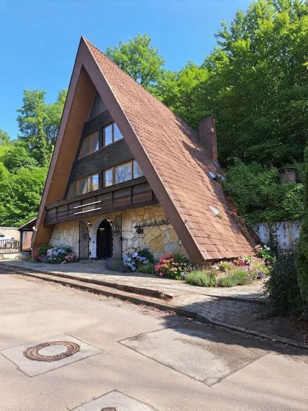 Immobilie in Thannhausen - Einzigartiges A-Frame Haus auf 6.000 m² Grund – Gastro, Wohnen oder Traum-Neubau nahe Augsburg! - Bild 0