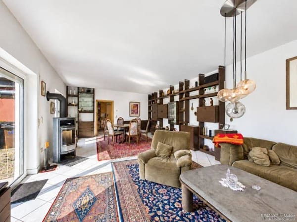 Immobilie in Scheinfeld - Viel Platz für Ihre Ideen - Charmantes Wohnhaus mit 10 Zimmern, Werkstatt, Garage und Garten - Bild 0