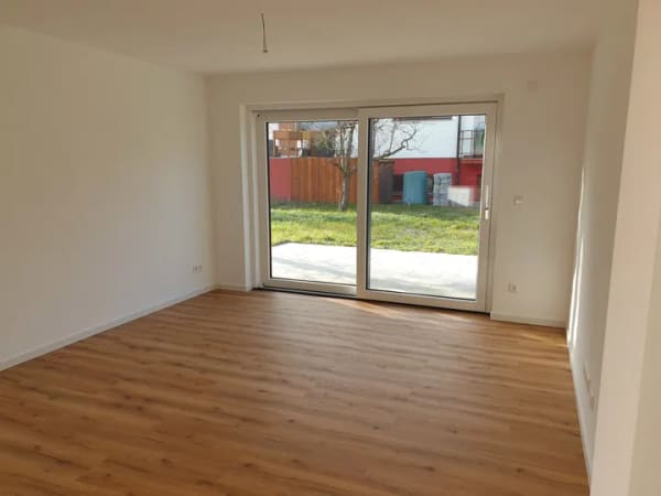 Immobilie in Löwenstein - 4-Zimmer-Wohnung im Gartengeschoss mit 2 Terassen und Gartenanteil - Bild 1