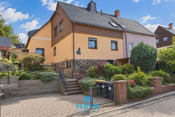 Immobilie in Grünhain-Beierfeld - Ruhe genießen, Ausblick erleben – Doppelhaushälfte mit wundervollem Garten in Beierfeld! - Bild 0