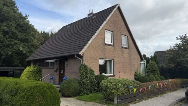 Immobilie in Owschlag - Gepflegtes Einfamilienhaus in Owschlag mit PV-Anlage, Wintergarten, Kamin und großem Garten - Bild 2