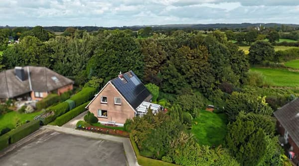Immobilie in Owschlag - Gepflegtes Einfamilienhaus in Owschlag mit PV-Anlage, Wintergarten, Kamin und großem Garten - Bild 3