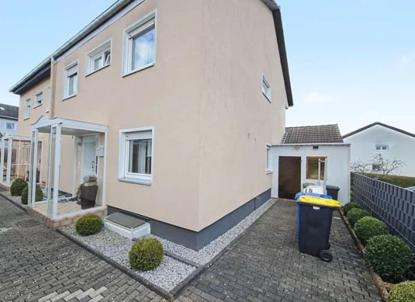 Immobilie in Kirchberg - Gepflegte Doppelhaushälfte für Familien | 5 Zimmer | Garage, Carport & Terrasse | provisionsfrei - Bild 0