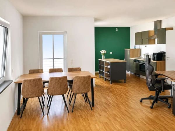 Immobilie in Mitterfels - Moderne 2-Zimmer Eigentumswohnung mit Balkon-inkl. TG-Stellplatz - Bild 2