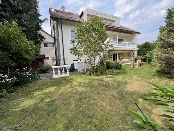Immobilie in Schlüchtern - Repräsentatives Ein- bis Zweifamilienhaus mit Einliegerwhg. in bevorzugter Wohnlage von Schlüchtern - Bild 2