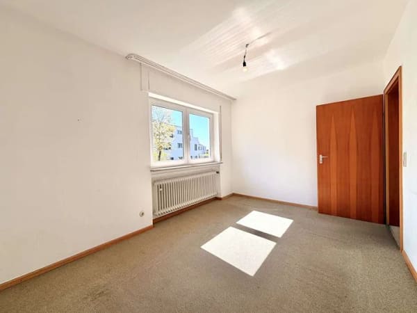 Immobilie in Seeheim-Jugenheim - Preisreduktion: Sanierungsbedürftiges Einfamilienhaus in Hanglage mit Blick über Seeheim! - Bild 3