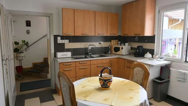 Immobilie in Östringen - Gepflegtes Einfamilienhaus mit Garten, Innenhof und Ausbaureserve im Dachgeschoss - Bild 4