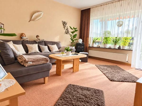 Immobilie in Helsa - Wohnen und Vermieten in attraktiver Südhanglage
Dreifamilienhaus mit Weitblick - Bild 4