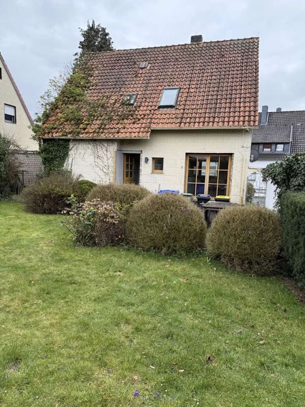 Immobilie in Elze - Freistehendes Einfamilienhaus mit großem Garten in ruhiger Lage von Elze - Bild 2