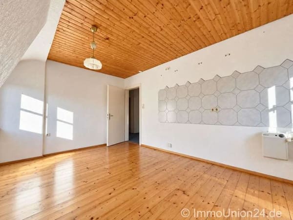 Immobilie in Spalt - Renovierungsbedürftiger RESTHOF mit großer Scheune/Werkstatt und 3 Garagen für 309.000 EUR - Bild 2