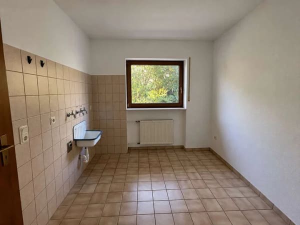 Immobilie in Oberelsbach - JEDE MENGE PLATZ: GROßZÜGIGES EINFAMILIENHAUS MIT EINLIEGERWOHNUNG IN SONNIGER HANGLAGE - Bild 4