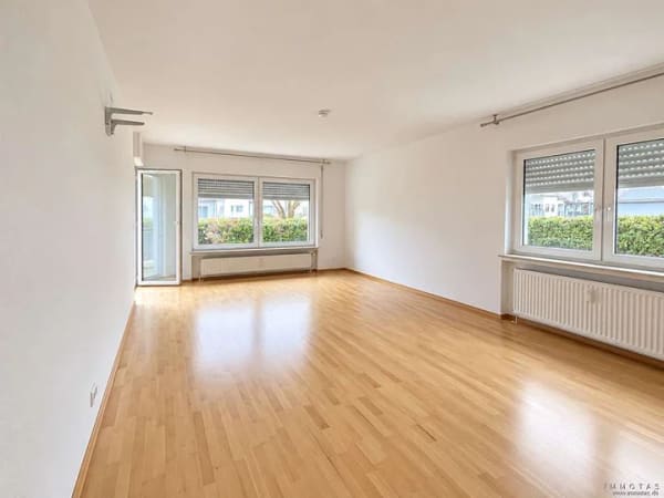 Immobilie in Sankt Sebastian - Gepflegtes Dreifamilienhaus mit Balkonen und solider Vermietung in Sankt Sebastian - Bild 1