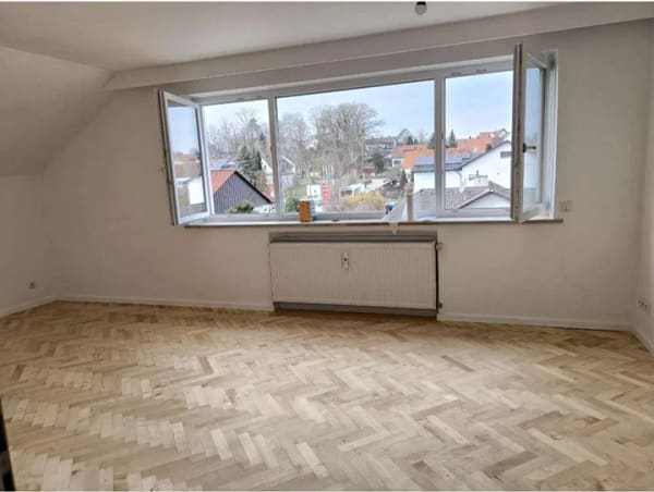Immobilie in Dasing - Bezugsfreie kernsanierte 3ZKB DG m Garten, Garage, 2 Stellp & PV-Anlage - Bild 1
