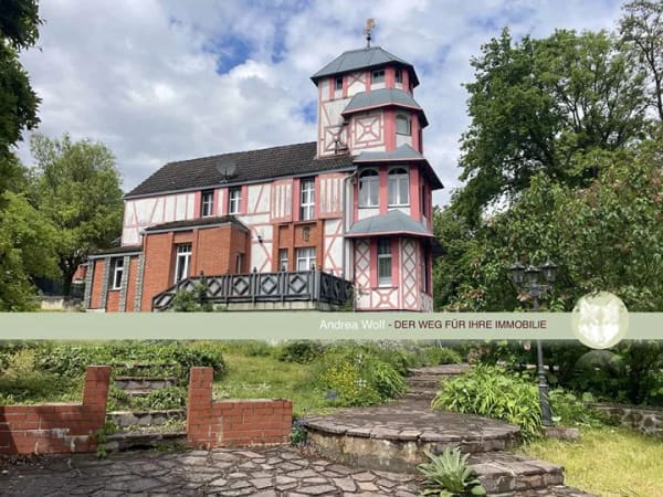 Immobilie in Steinau an der Straße - Ihr Märchenschloss im Kinzigtal: Charakterstarker Fachwerk-Turmbau, bereit für sein nächste Kapitel - Bild 0