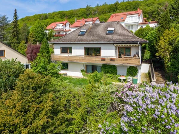 Immobilie in Niedernhausen - Einfamilienhaus mit Einliegerwohnung Wohnfläche 247 m2 mit Traumblick in Niedernhausen-Engenhahn - Bild 0