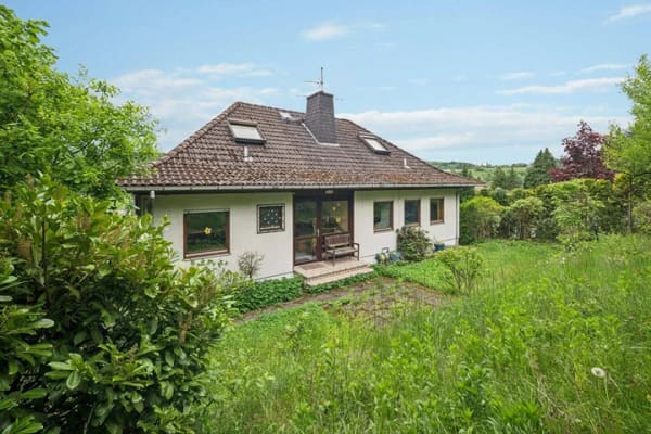 Immobilie in Niedernhausen - Einfamilienhaus mit Einliegerwohnung Wohnfläche 247 m2 mit Traumblick in Niedernhausen-Engenhahn - Bild 3